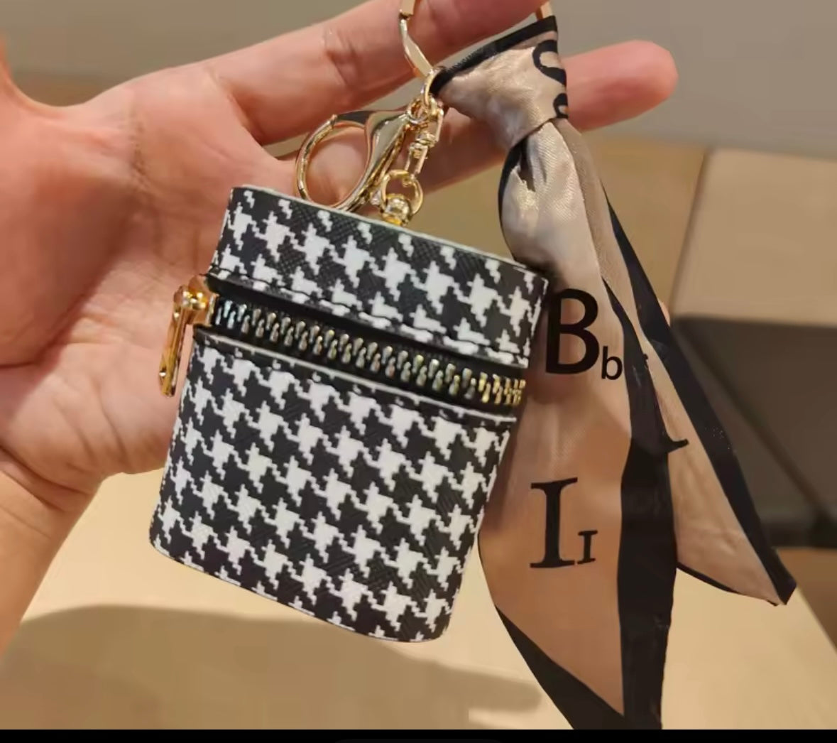 AirPod bucket bag